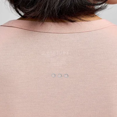 Жіноча футболка Saucony TRIUMPH SHORT SLEEVE